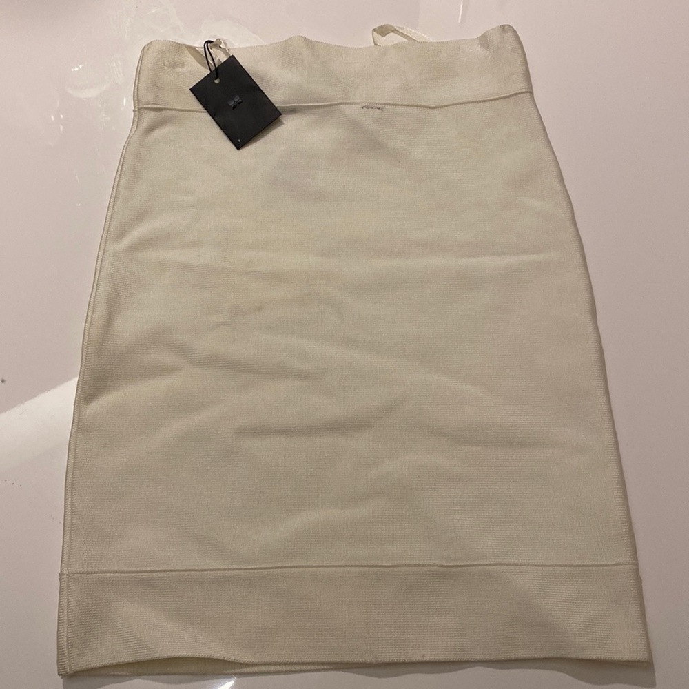 Bcbg bandage skit white/cream color